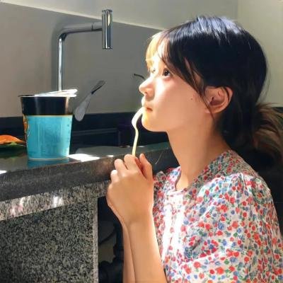 在此一群